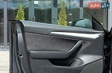 Седан Tesla Model 3 2021 в Києві
