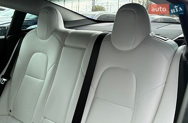 Седан Tesla Model 3 2021 в Києві