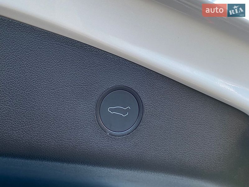 Седан Tesla Model 3 2020 в Ивано-Франковске