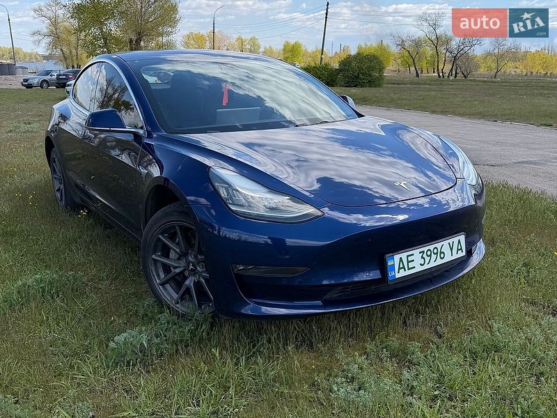 Седан Tesla Model 3 2018 в Каменском