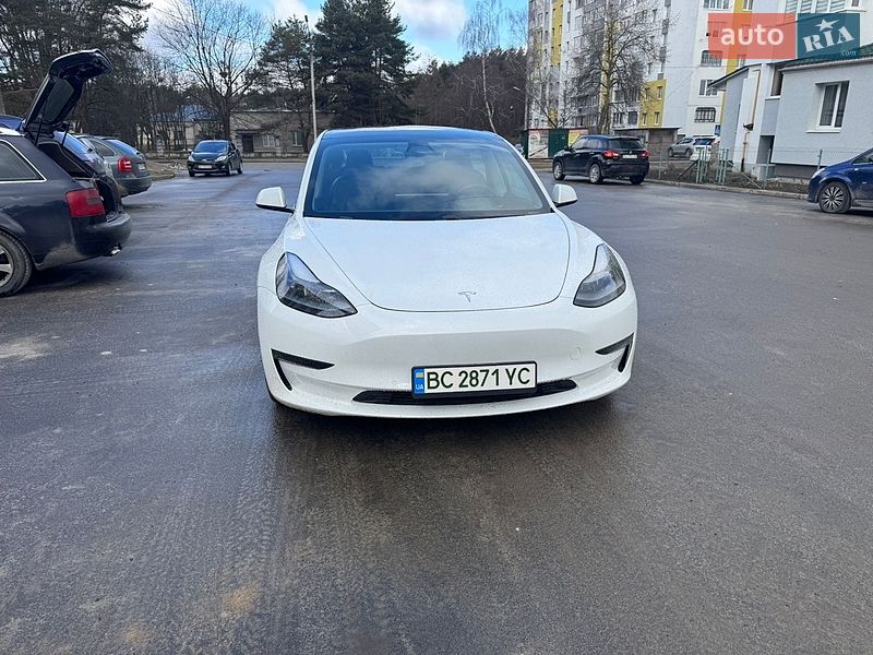 Tesla Model 3 2021