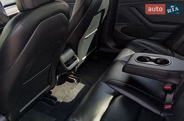 Седан Tesla Model 3 2020 в Львове
