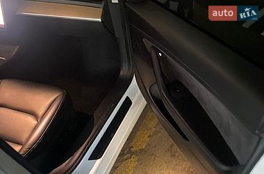 Седан Tesla Model 3 2021 в Луцке
