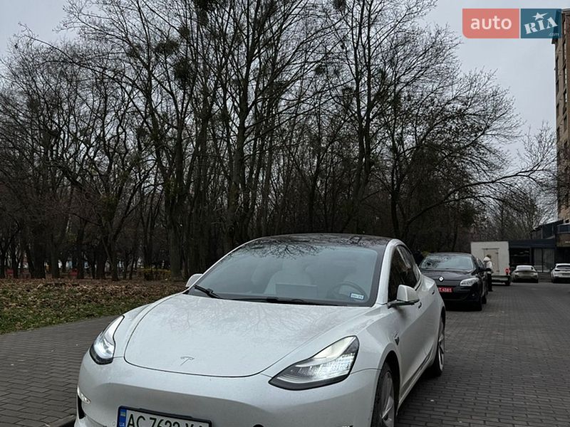 Tesla Model 3 2019