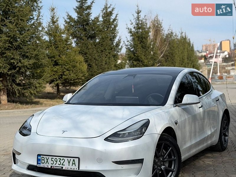 Tesla Model 3 2019