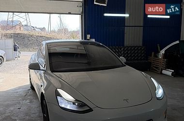 Седан Tesla Model 3 2019 в Киеве