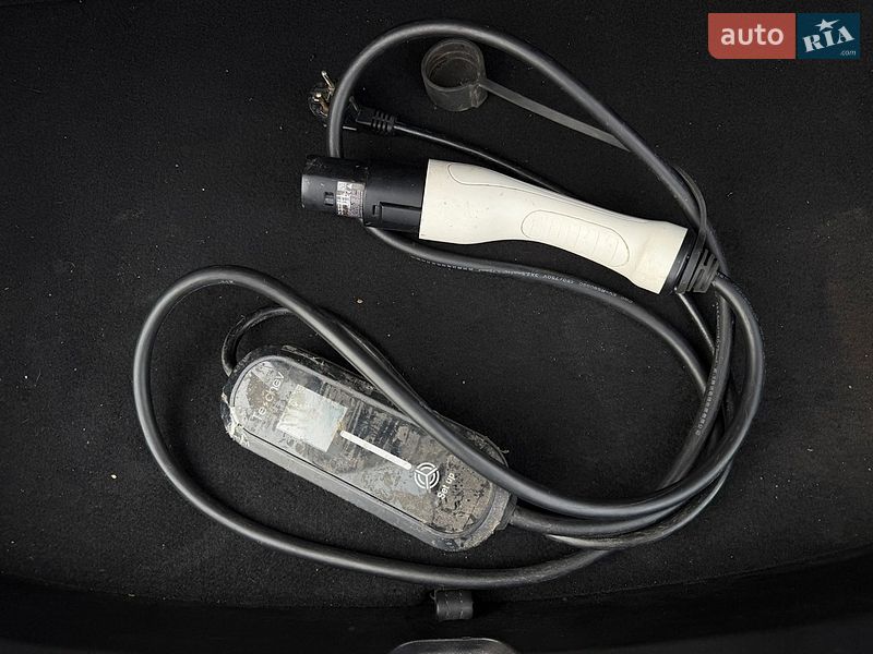 Седан Tesla Model 3 2019 в Киеве