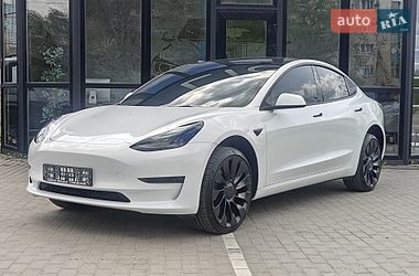 Седан Tesla Model 3 2023 в Львове