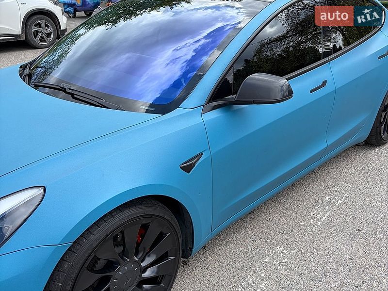 Седан Tesla Model 3 2022 в Дніпрі
