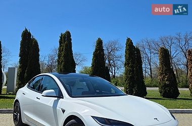 Седан Tesla Model 3 2025 в Одессе
