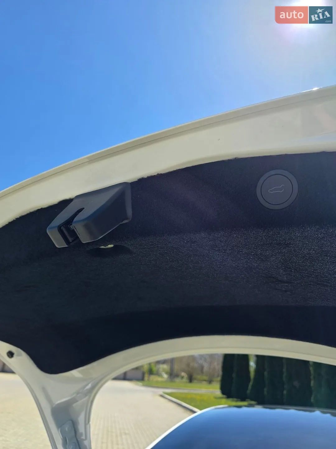 2025 Tesla Model 3 - мініатюра 11