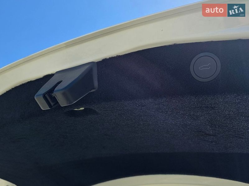 Седан Tesla Model 3 2025 в Одессе