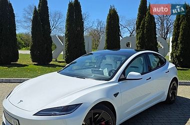 Седан Tesla Model 3 2025 в Одессе