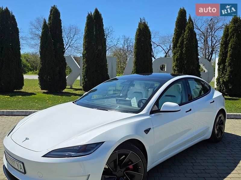 Седан Tesla Model 3 2025 в Одессе