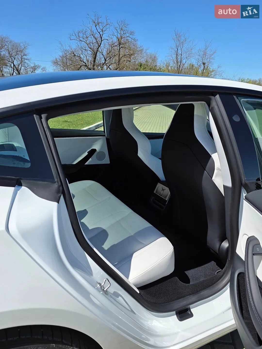 2025 Tesla Model 3 - мініатюра 23