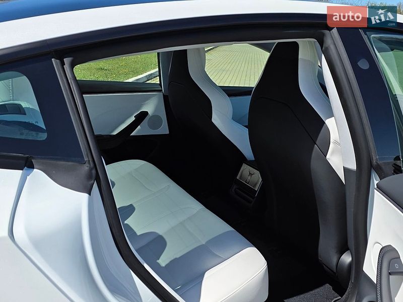 Седан Tesla Model 3 2025 в Одессе