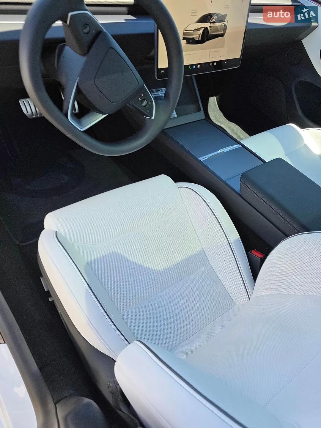 2025 Tesla Model 3 - мініатюра 30