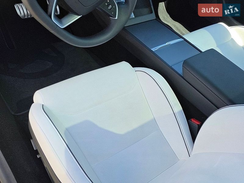 Седан Tesla Model 3 2025 в Одессе