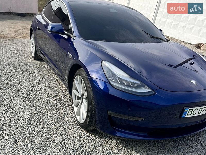 Седан Tesla Model 3 2018 в Львові