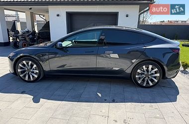 Седан Tesla Model 3 2025 в Ивано-Франковске