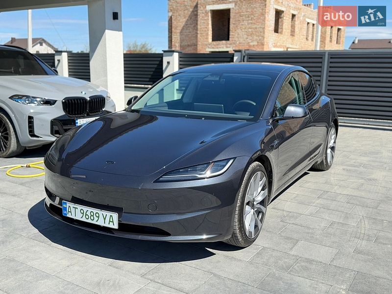 Седан Tesla Model 3 2025 в Ивано-Франковске