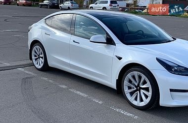 Седан Tesla Model 3 2022 в Киеве