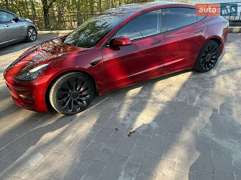 Седан Tesla Model 3 2022 в Тернополе