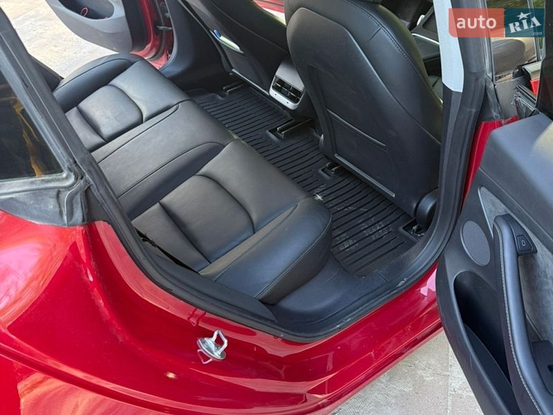 Седан Tesla Model 3 2022 в Тернополе