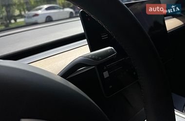 Седан Tesla Model 3 2021 в Львові