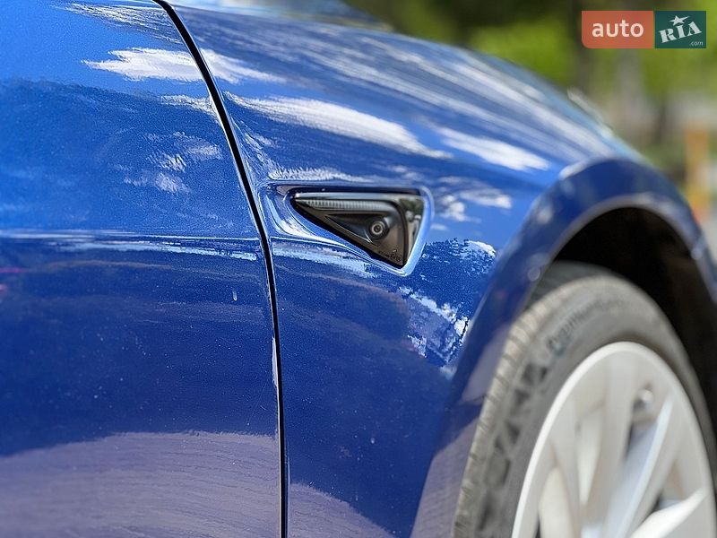 Седан Tesla Model 3 2021 в Львові