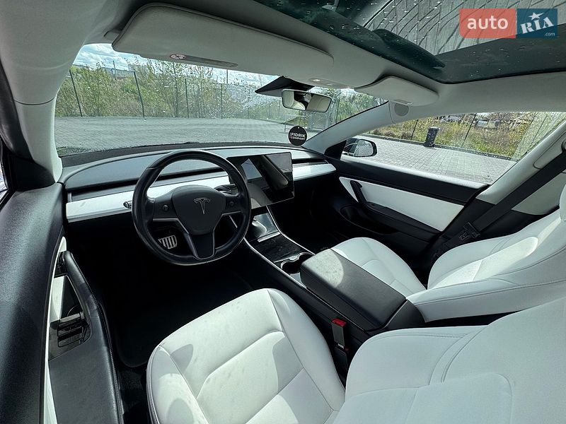 Седан Tesla Model 3 2019 в Днепре