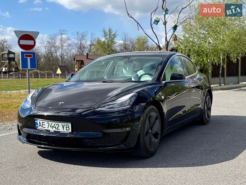 Tesla Model 3 2019