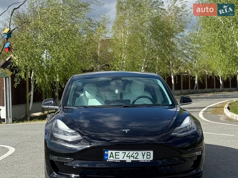 Седан Tesla Model 3 2019 в Днепре