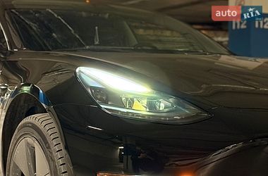 Седан Tesla Model 3 2022 в Львове