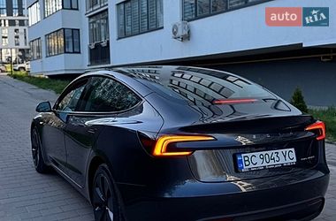 Седан Tesla Model 3 2024 в Львове