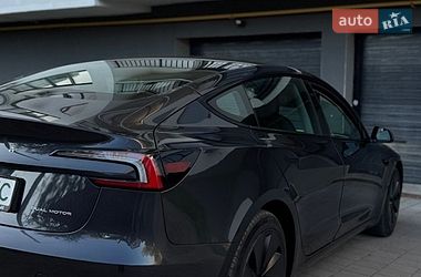 Седан Tesla Model 3 2024 в Львове