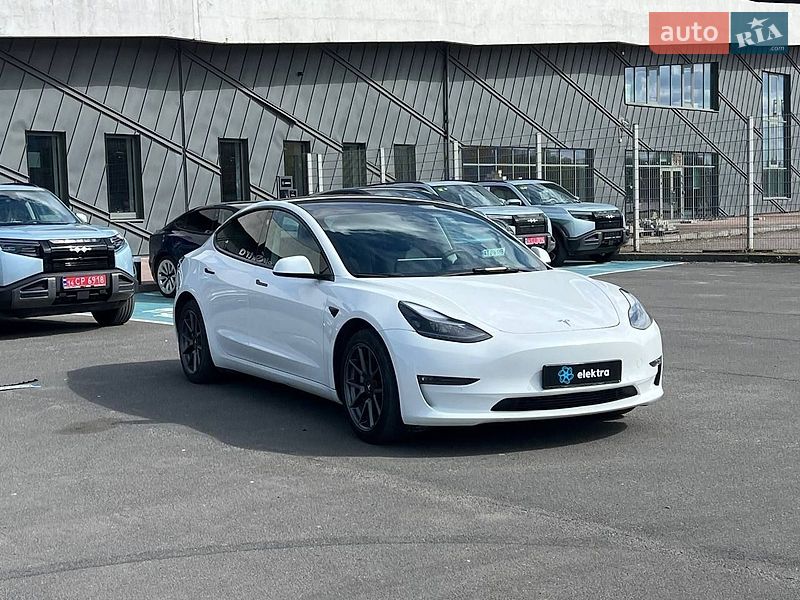 Tesla Model 3 2021