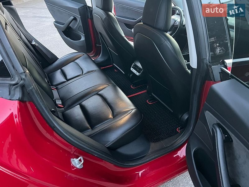 Седан Tesla Model 3 2018 в Тернополе