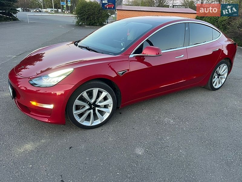 Седан Tesla Model 3 2018 в Тернополе