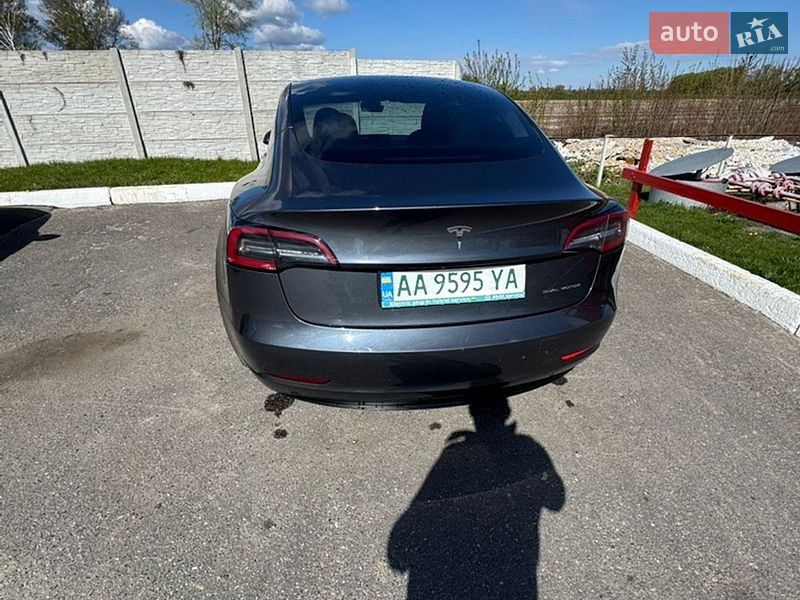 Седан Tesla Model 3 2022 в Киеве