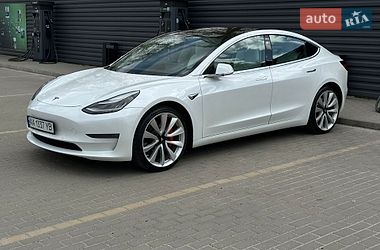Седан Tesla Model 3 2019 в Киеве