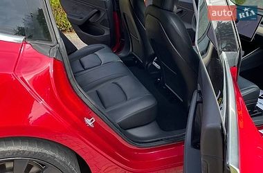 Седан Tesla Model 3 2019 в Львове