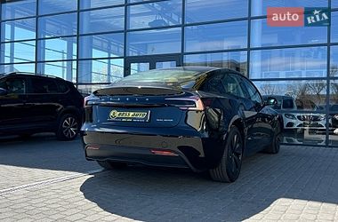 Седан Tesla Model 3 2024 в Ивано-Франковске