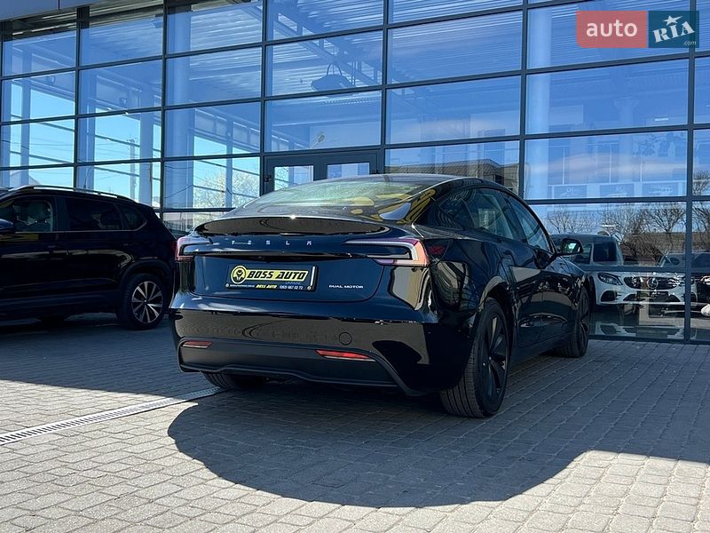 Седан Tesla Model 3 2024 в Ивано-Франковске