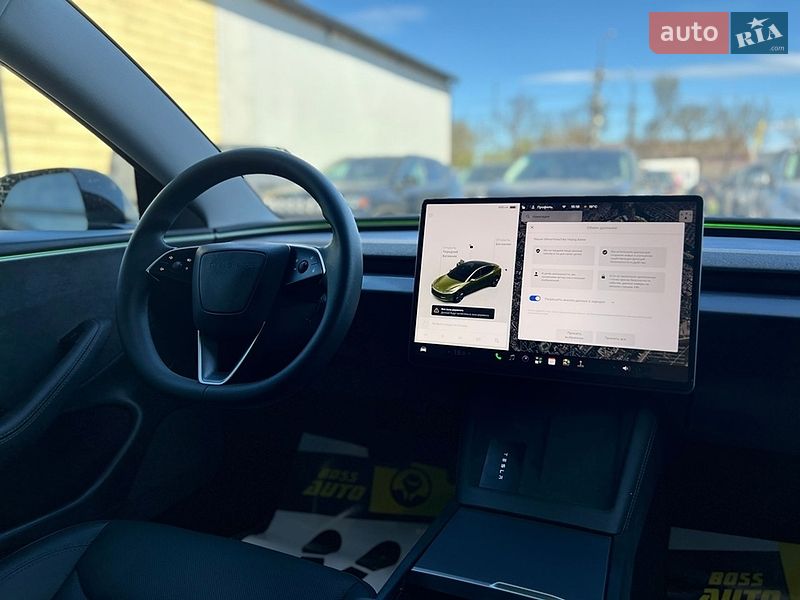 Седан Tesla Model 3 2024 в Ивано-Франковске