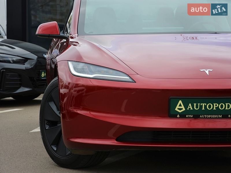 Седан Tesla Model 3 2024 в Киеве