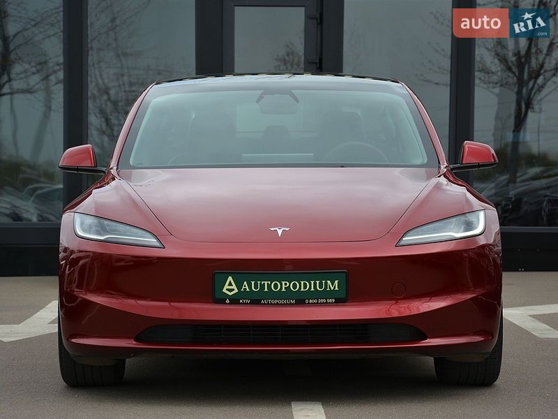 Седан Tesla Model 3 2024 в Киеве