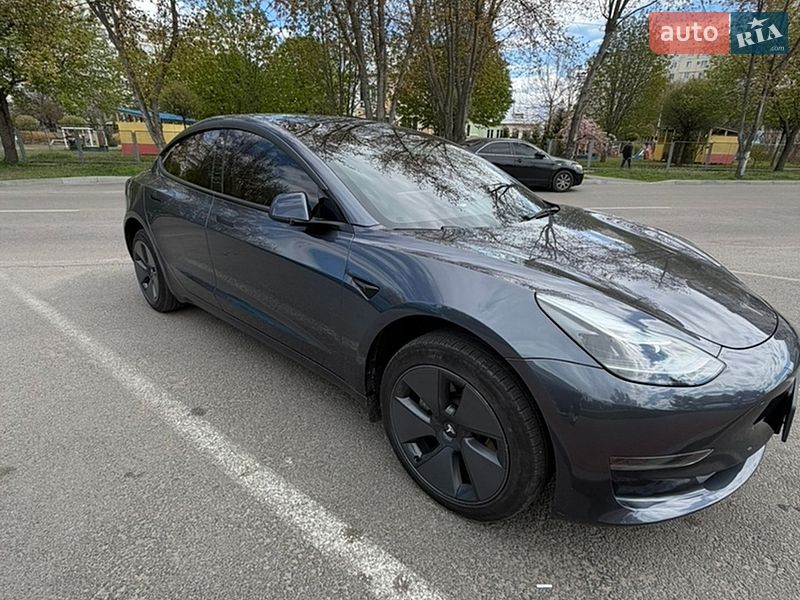 Седан Tesla Model 3 2023 в Кременчуге