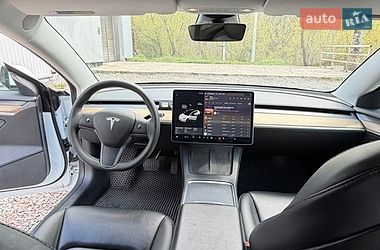 Седан Tesla Model 3 2021 в Чернигове