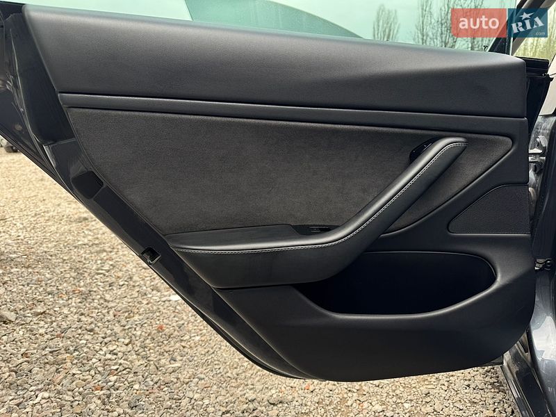 Седан Tesla Model 3 2019 в Харкові